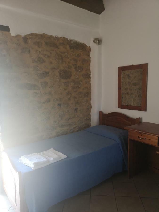 Sperone Agriturismo Villa Assoro Luaran gambar